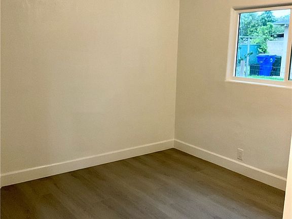 5th image of 10025 Mission Blvd