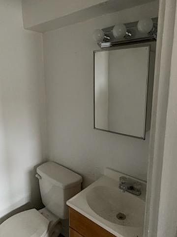 2nd image of 128 E 21st Ave