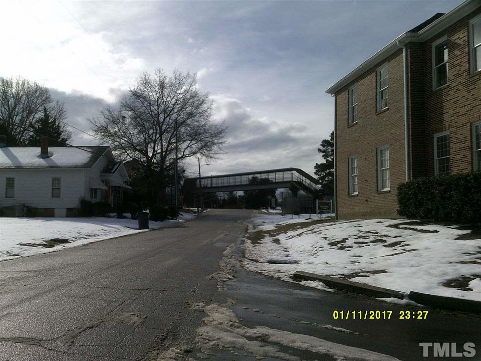 2nd image of 608 W Rock Spring St