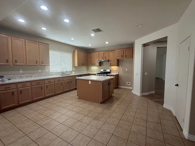 13252 Placentia St — Photo 16