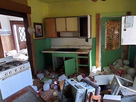 2nd image of 513 Camille St