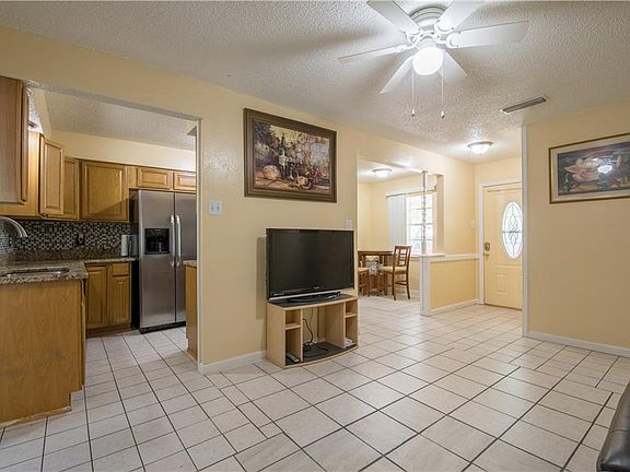 3rd image of 1606 Madera Dr