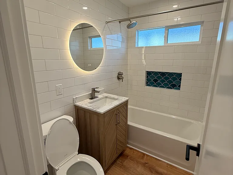 1509 N Hollywood Way #B — Photo 8