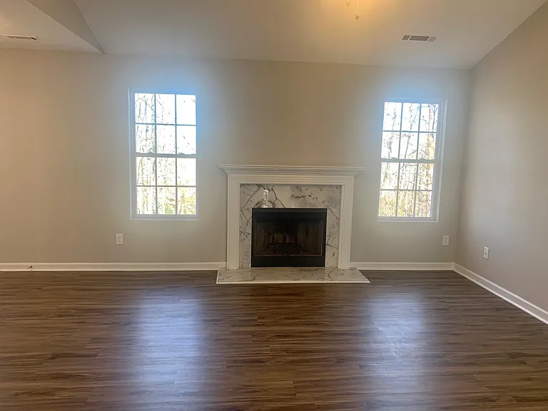 Living Room/Den