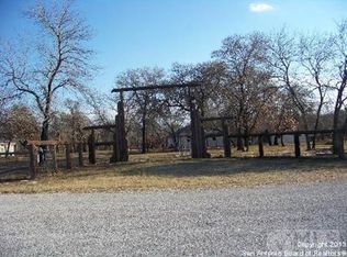 132 Telegraph Dr, Floresville, TX 78114