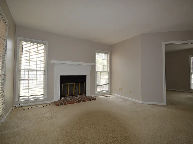1214 Deptford Ct — Photo 8