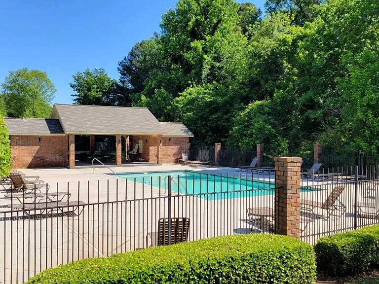 2462 Lehaven Dr — Photo 2