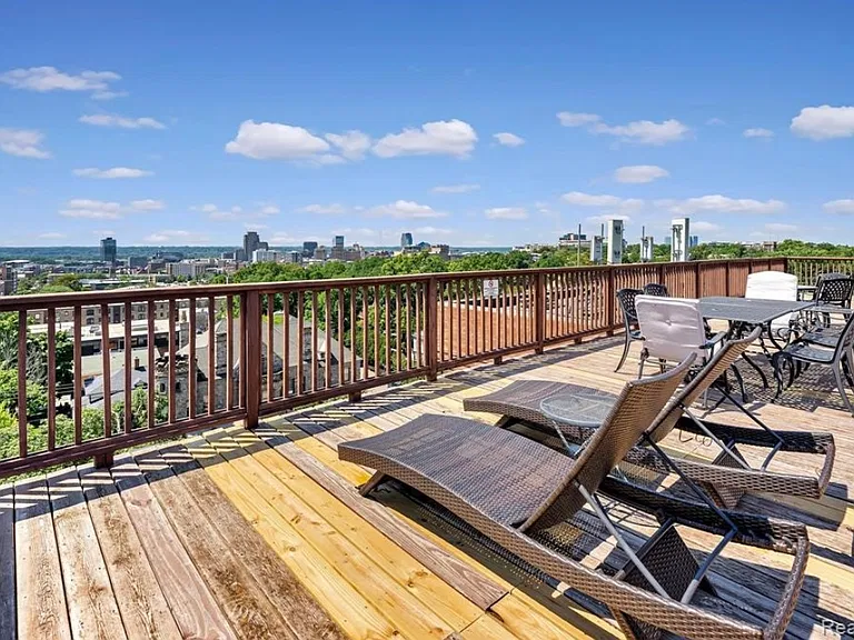 505 Cherry St SE #201 — Photo 3