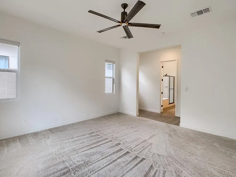 1005 E Paseo Way — Photo 34