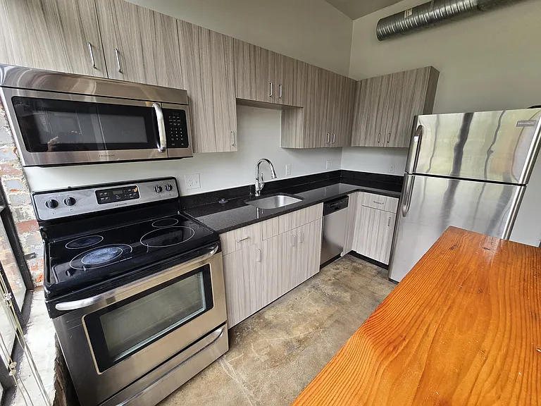 122 Pine St #15 — Photo 8