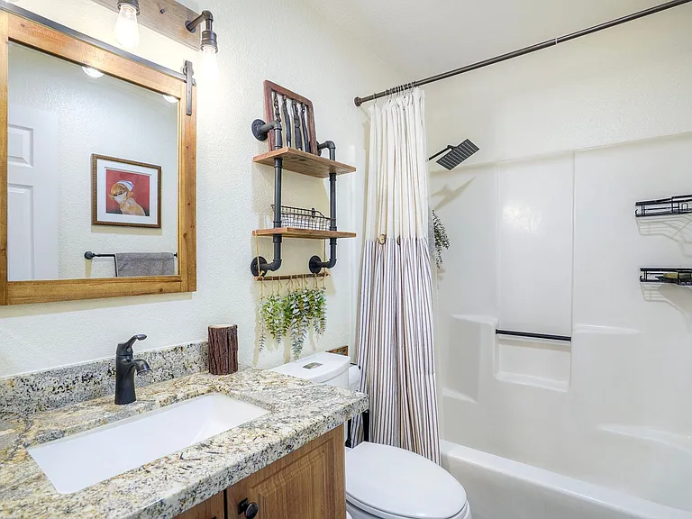 4075 Marlborough Ave — Photo 10