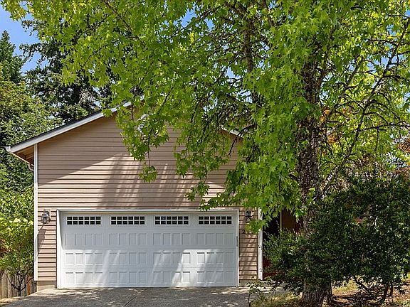 3rd image of 242 NE 49th Ave