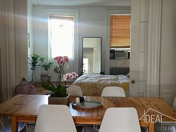 4th image of 361 Smith St #1