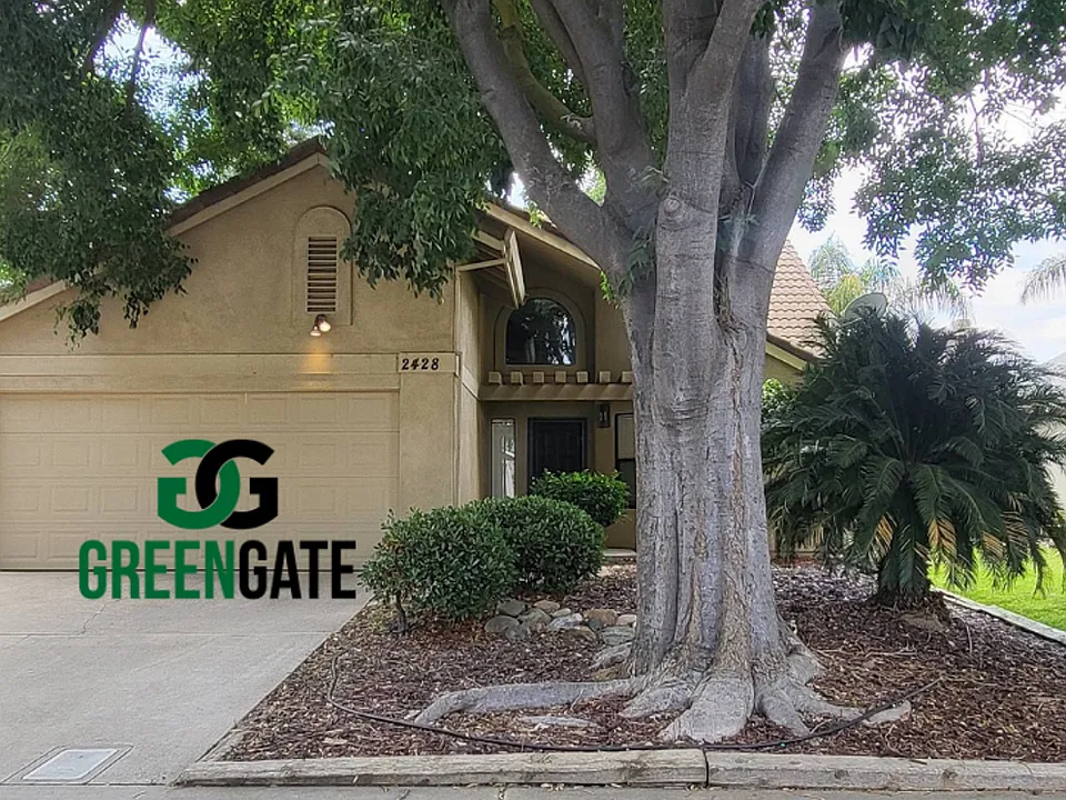 2428 Woodvale Dr