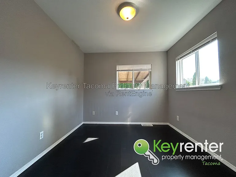 221 Sunset Dr — Photo 14