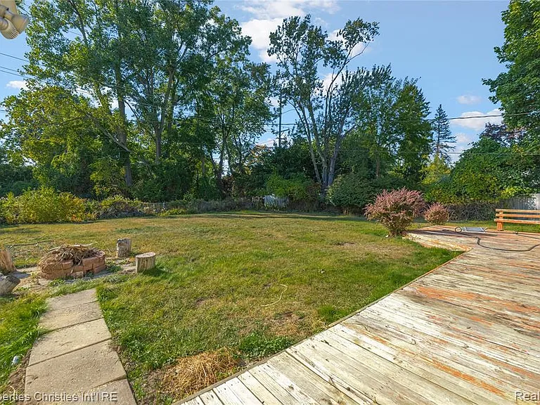 6550 Inkster Rd — Photo 33