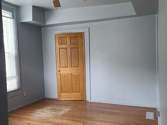 4th image of 911 W Church St #4