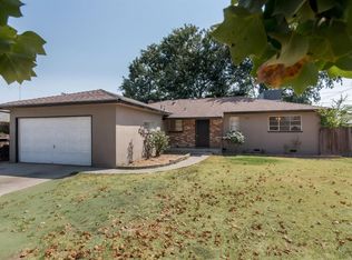 3870 E Hampton Way, Fresno, CA 93726