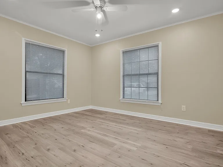 34 W Parnell St — Photo 14