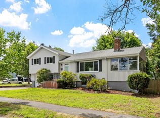 4 June Ln, Newton, MA 02459