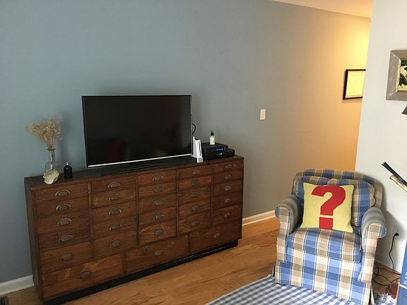 Living room with a hall to kitchen.