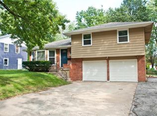 8605 Maple Ave, Raytown, MO 64138