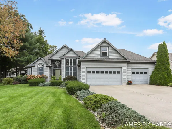 1176 S Robinhood Dr, Muskegon, MI 49445