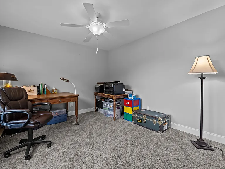 130 Amelia Dr — Photo 33