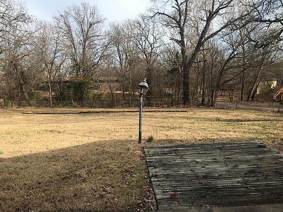 View looking in the back yard from the family room