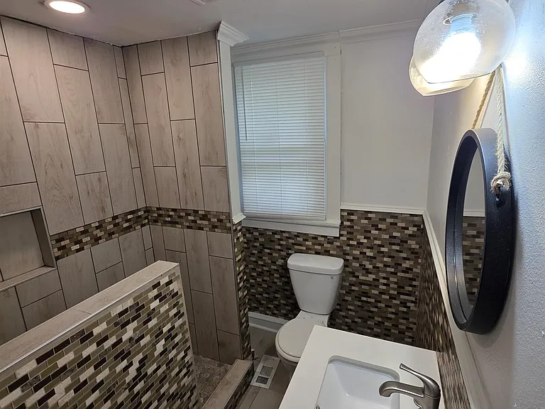 3010 S Izard St — Photo 12