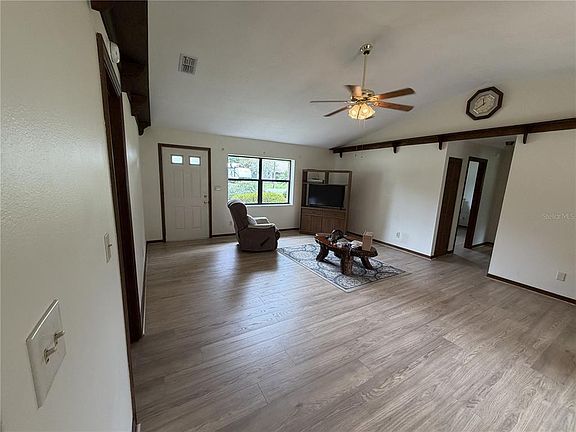 5th image of 2776 NE 31st Pl
