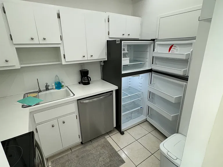 2899 Collins Ave #604 — Photo 20