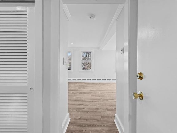 4th image of 37 Lee Ave #3