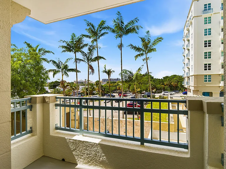 403 S Sapodilla Ave #218 — Photo 9