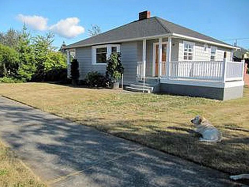 front of house. triple lot on quiet street.