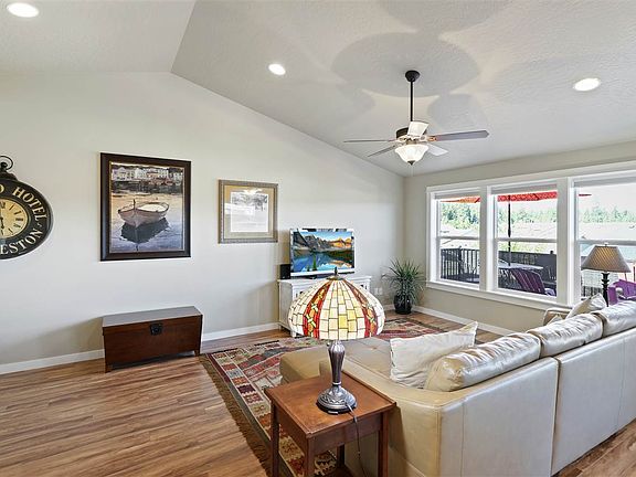 5th image of 7018 S Woodhaven Dr