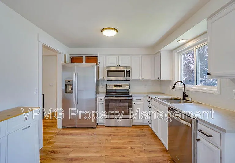 1708 NW 104th St — Photo 14
