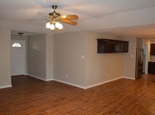 800 N 5th St, Jarrell, TX 76537