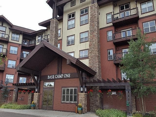 Exterior of complex