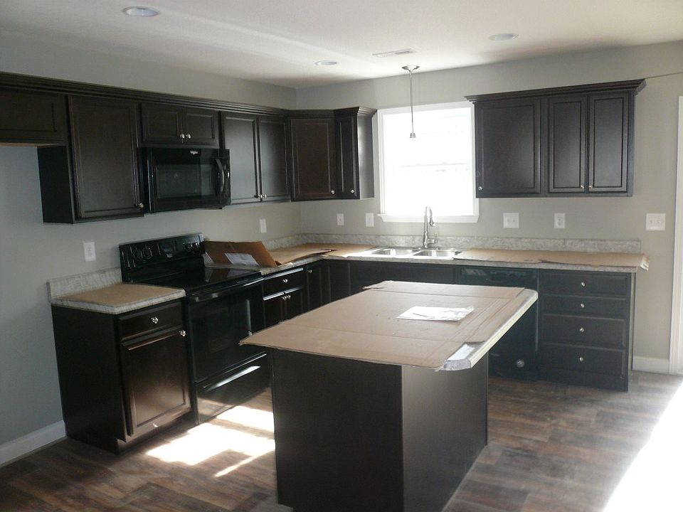 2nd image of 468 Blairwood Ct