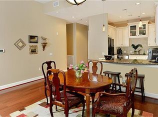 3 Waterway Ct APT 2D, The Woodlands, TX 77380