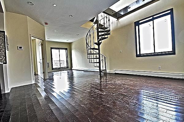 1st image of 3059 Crescent St APT 1R