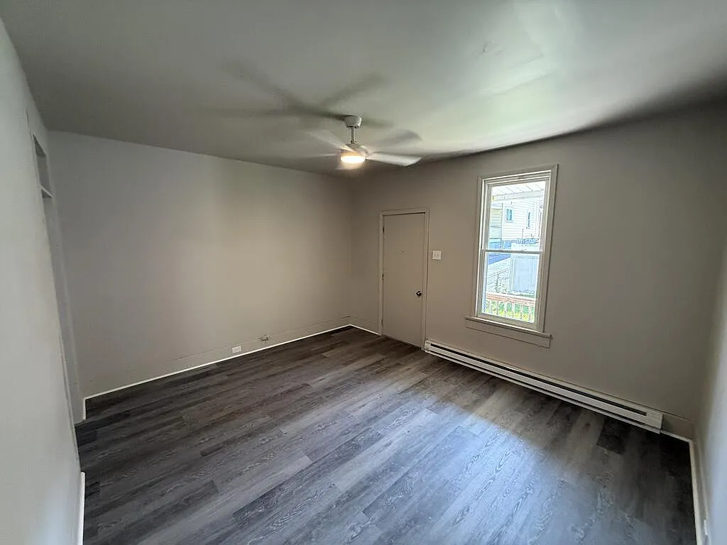 2 bed, 1.0 bath, $795 — Photo 3
