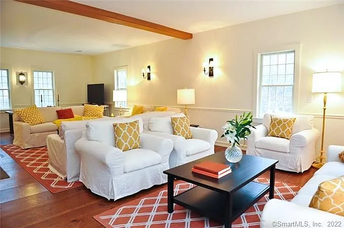 33 Sentry Hill Rd — Photo 6