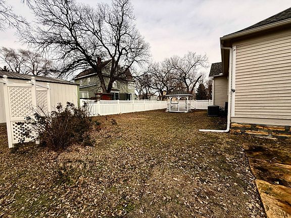 5th image of 701 N Campbell Ave