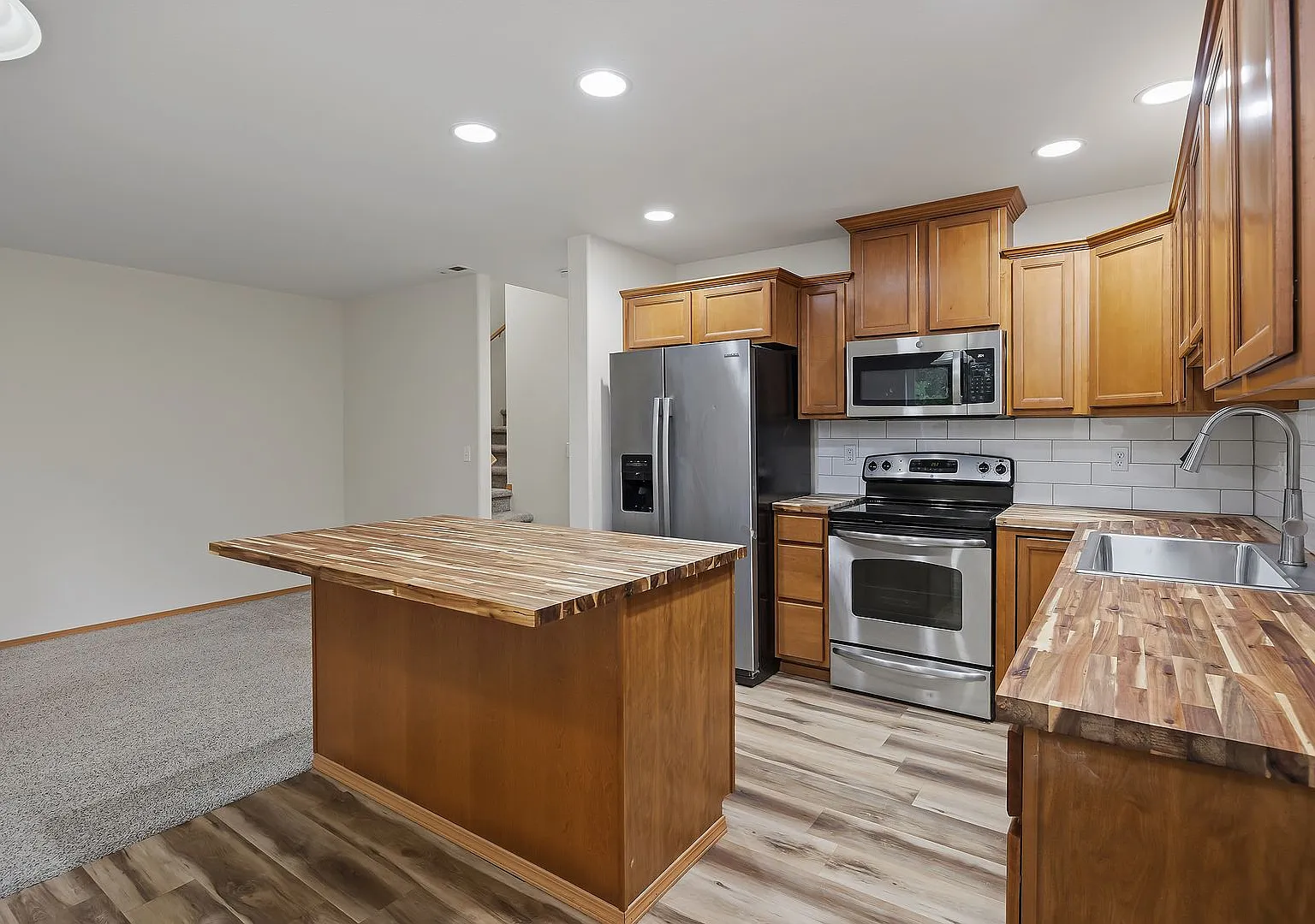3 bedroom 2.5 bath — Photo 1