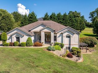 7 Zara Dr, Morgantown, WV 26508