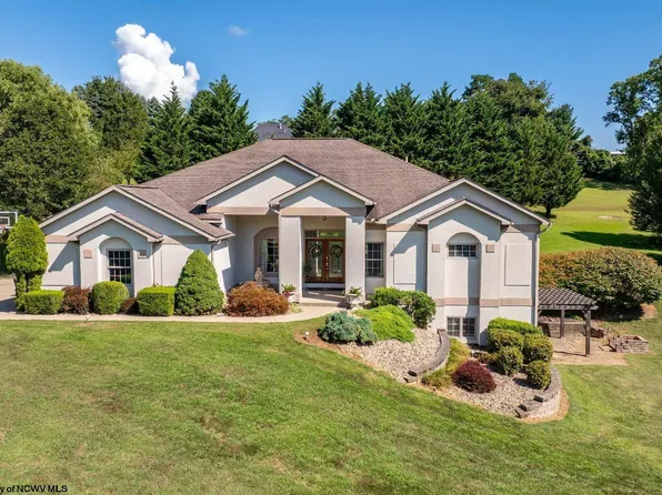 7 Zara Dr, Morgantown, WV 26508