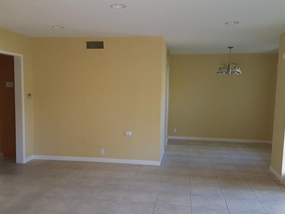 3rd image of 3152 Evelyn St