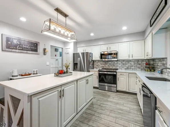 44 Kynor Ave, Hopatcong Boro, NJ 07874